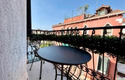2)	Venice, San Polo district/Frari church, Stunning 3 bedroom apartment with charming canal view. Ref.188c 18