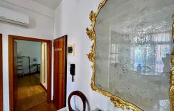 2)	Venice, San Polo district/Frari church, Stunning 3 bedroom apartment with charming canal view. Ref.188c 8