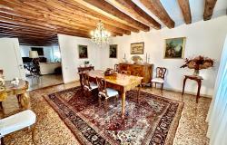 Campo San Lio /Rialto. Refined and charming two bedroom apartment with canal view. Ref. 187c 12