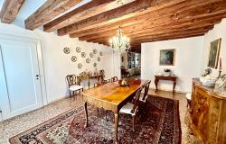 Campo San Lio /Rialto. Refined and charming two bedroom apartment with canal view. Ref. 187c 13