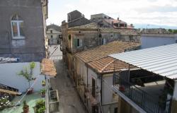 1900s town house with panoramic terrace, mainly renovated, 2 beds, taverna, central heating 12