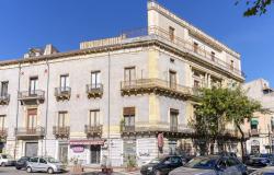 6 Bedrooms Apartments in Catania 0
