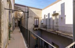 6 Bedrooms Apartments in Catania 39