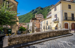 Luxury Newly Renovated 2 Bed Italian Palazzo Apartment - Palazzo Maratea 16