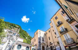 Luxury Newly Renovated 2 Bed Italian Palazzo Apartment - Palazzo Maratea 20