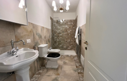 Luxury Newly Renovated 2 Bed Italian Palazzo Apartment - Palazzo Maratea 6