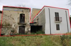 1800s, stone country house, 3beds, with ruin and 400sqm of land and 40sqm terrace, 200 meters to restaurant  0