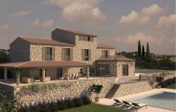 L’Oliveto lovingly rebuilt using much of the original stonework to create a luxury 5 bedroom farmhouse complete with large pool, terraces and far reaching views south.