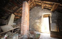 A House in the Village with Four Apartments and Land / PMP010