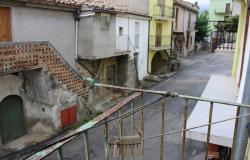 200 year old apartment, completely restored, in a peaceful village half way between mountains and sea 2