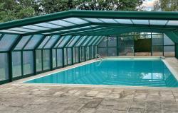 Elegant residence with 1 ha of land, swimming pool and tennis court / VNM004