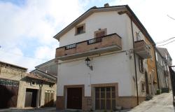 Finished, 3 bed, 125sqm town house, amazing views, nicely presented, with garage, in the mountains 0