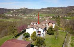 House With Views and Large Garden / LGH040 0