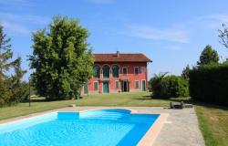 Free-standing House with Pool / CLR001