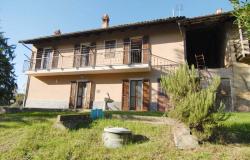 Restored House with Garden for Sale in Monforte d'Alba / MFT135