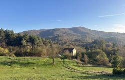 Country House with Panoramic Views and 8 Hectares of Land / DEG001