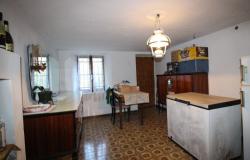 Country House with Panoramic Views and 8 Hectares of Land / DEG001