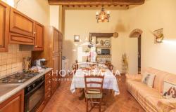 Authentic Tuscan farmhouse with pool, garden & panoramic views 9