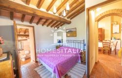 Authentic Tuscan farmhouse with pool, garden & panoramic views 13