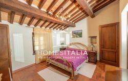 Authentic Tuscan farmhouse with pool, garden & panoramic views 14