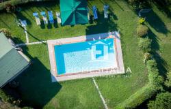 Authentic Tuscan farmhouse with pool, garden & panoramic views 1