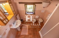 Authentic Tuscan farmhouse with pool, garden & panoramic views 18