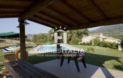 Authentic Tuscan farmhouse with pool, garden & panoramic views 5