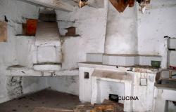 A Old Farm House to be restored in the Historical Center of Santa Domenica Talao 5