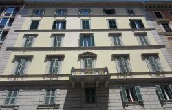 Rome top floor apartment with rooftop terrace. ref.01r 0