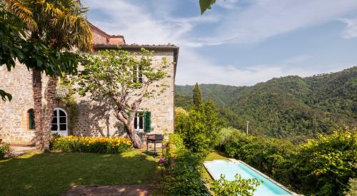 The “Under the Tuscan Sun” dream requires some logistics, but Kitchen Table Travel Co have recruited the help of two Italian real estate attorneys to shine light on the process. Credit: Alexandre Zveiger via Shutterstock