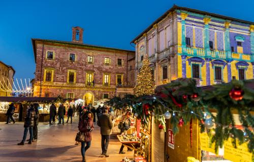 Christmas market in Montepulciano