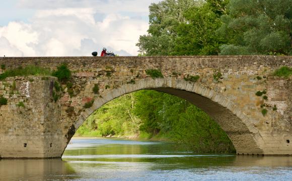 Ponte Buriano Bridge, Ponte Buriano, Arezzo, Tuscany / Photo: modio media