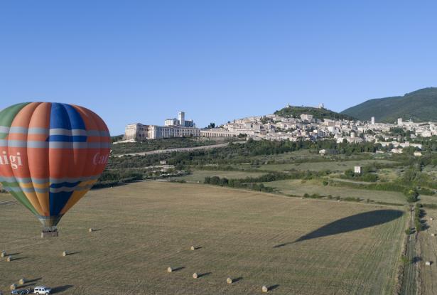 Hot air balloon ride at Assisi, Umbria 5