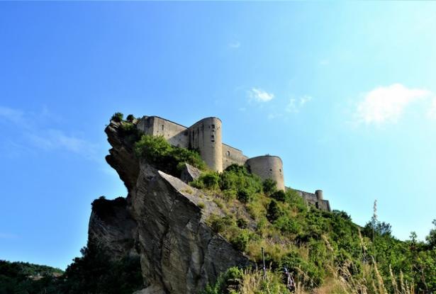 7-day Authentic E-Cycling, Walking, Cultural and Culinary Tours in Abruzzo with Italia Sweet Italia 1