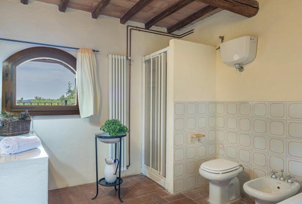 Bathroom in the Tuscan villa