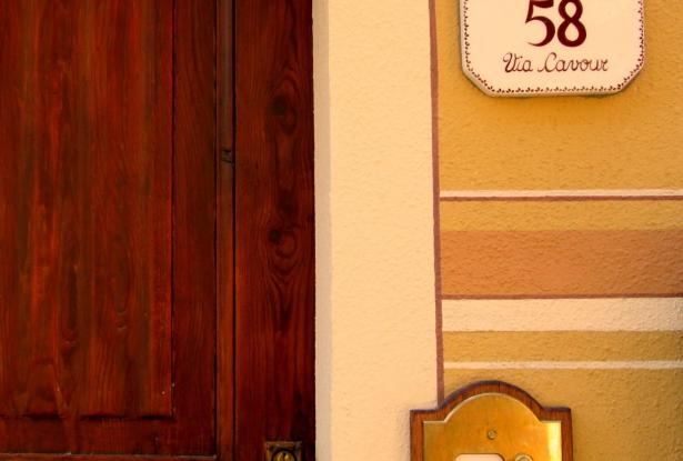 Door Door