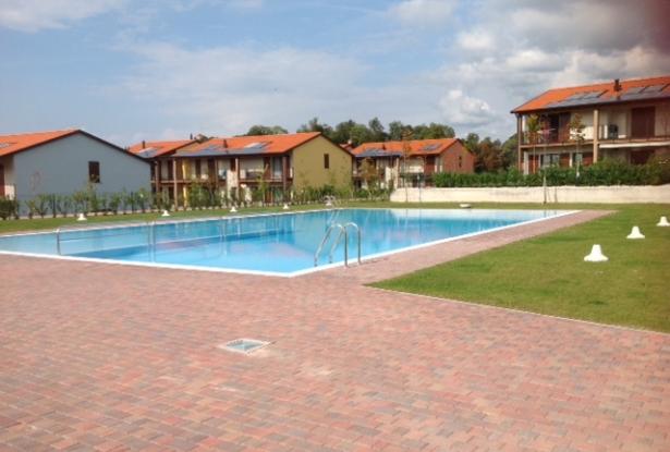 Lake Garda - New Two-Bedroom Apartment With Large Garden and Pool 4