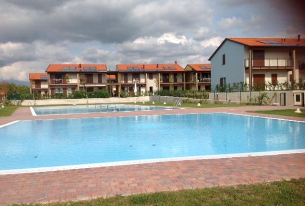 Lake Garda - New Two-Bedroom Apartment With Large Garden and Pool 5