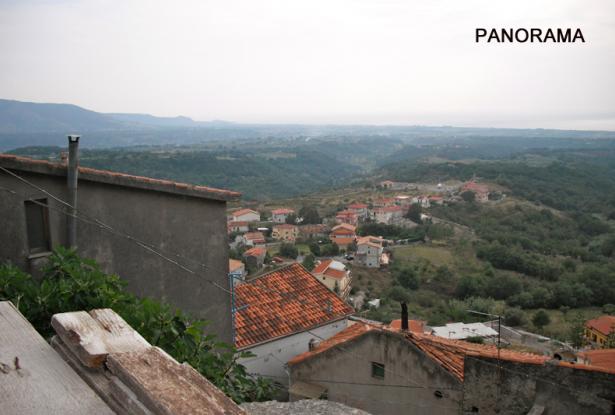 A Old Farm House to be restored in the Historical Center of Santa Domenica Talao 6