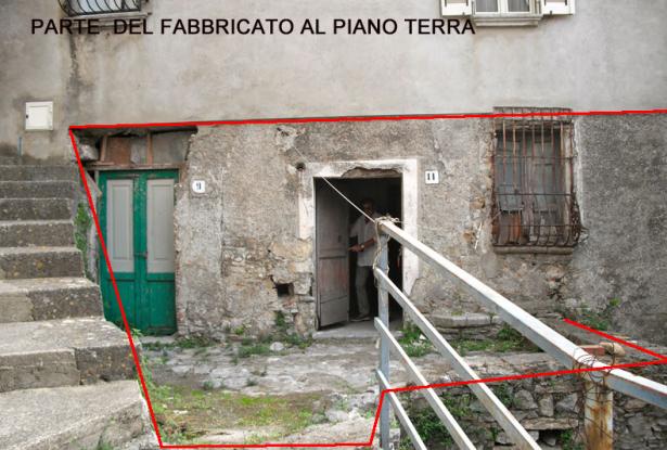A Old Farm House to be restored in the Historical Center of Santa Domenica Talao 13