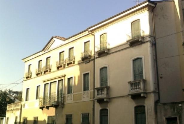 Stunning palazzo with park - Montagnana - ref.42a 0