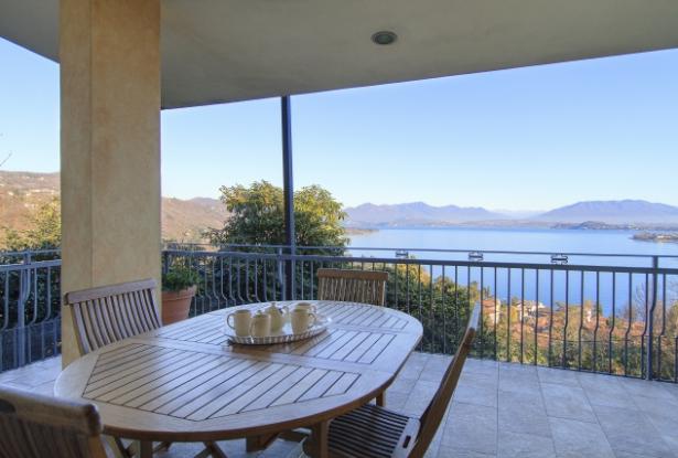 Exclusive Villa in Arona with magnificent views of Lake Maggiore 8