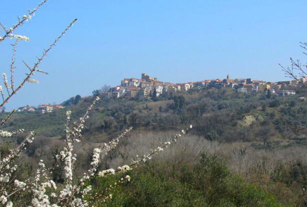 Farm house to restore in Abruzzo Italy