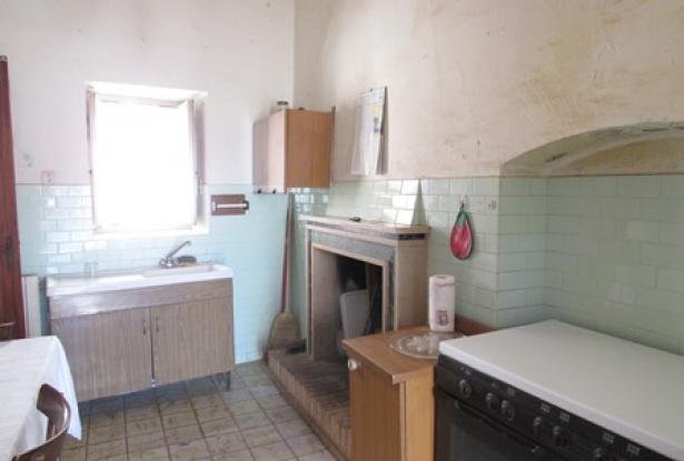 Town house for sale in Colledimezzo Abruzzo Italy