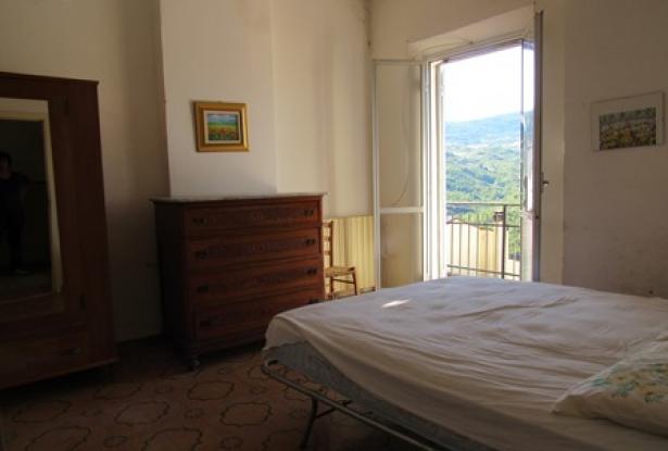 Town house for sale in Colledimezzo Abruzzo Italy