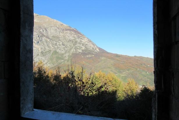Stone town house with garden for sale in Abruzzo