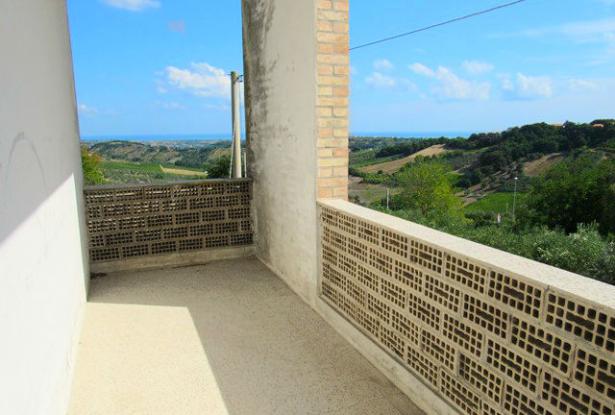 Farm house for sale in Abruzzo Italy