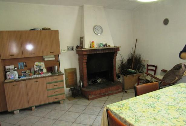 House in the countryside for sale in Abruzzo Italy