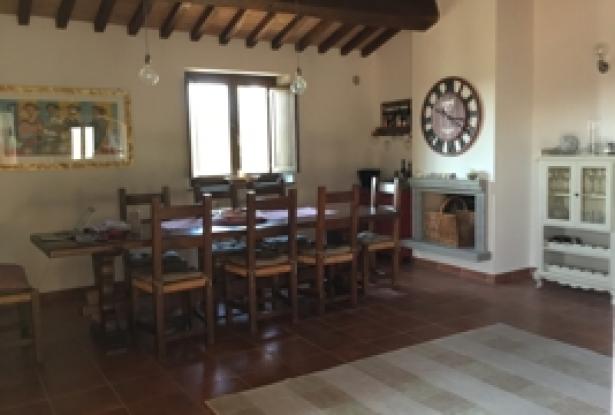 Umbertide – Three-Bedroom Apartment in Country House with Pool (Ref. 05u) 10