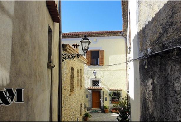 In the enchanting historic center of Scalea 2